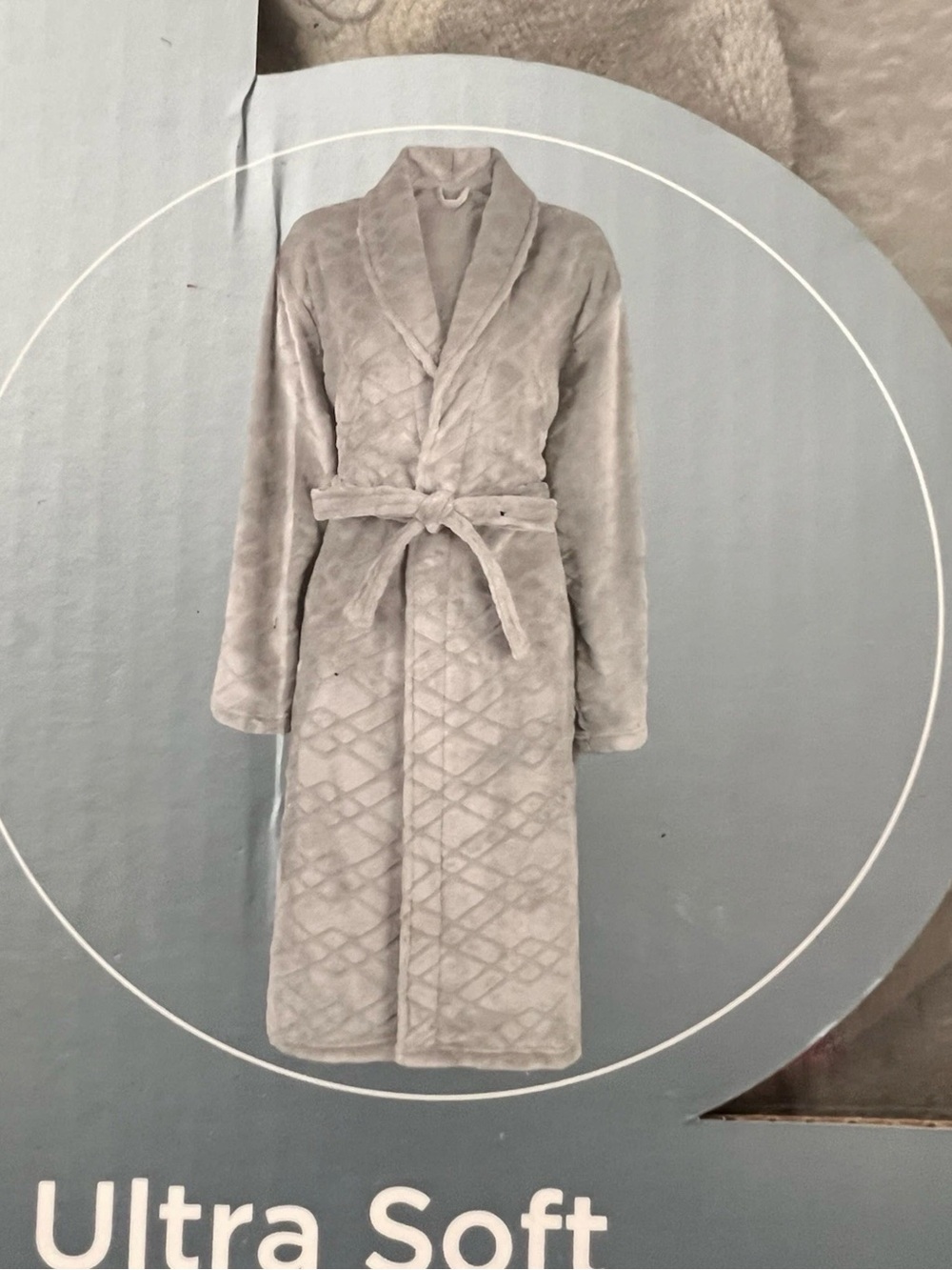 Wayland Square Ultra Soft Plush Flannel Bath Robe -Light Gray- New In Box